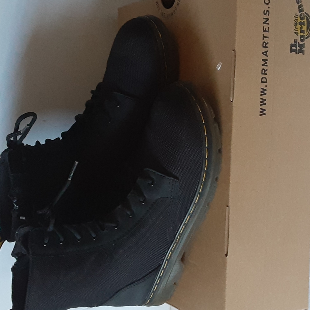 DR MARTENS  boots   size  7